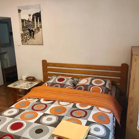 Apartman Sunny Apartment. 5 Minutes Walk From Main Sqare.