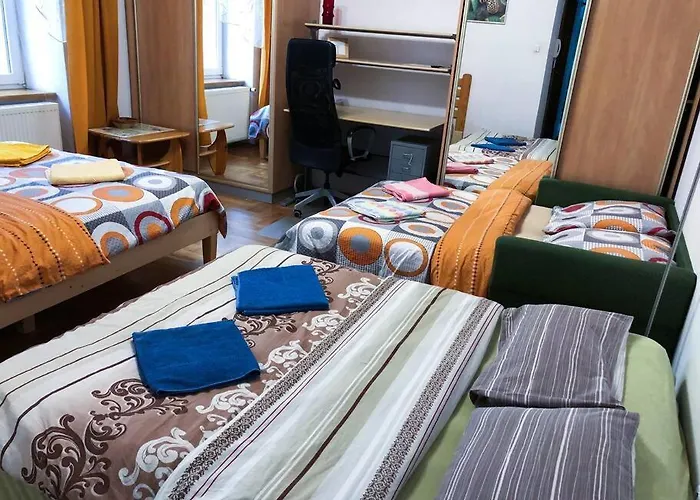 Appartement Sunny Apartment. 5 Minutes Walk From Main Sqare. *
