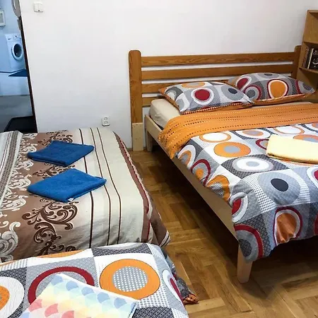 Sunny Apartment. 5 Minutes Walk From Main Sqare. *