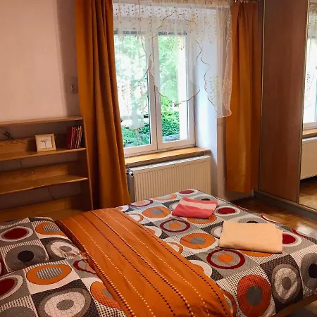 Sunny Apartment. 5 Minutes Walk From Main Sqare. *